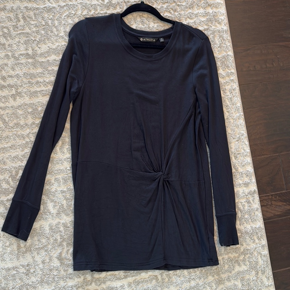 Athleta knot-tie tunic long sleeve. Size M